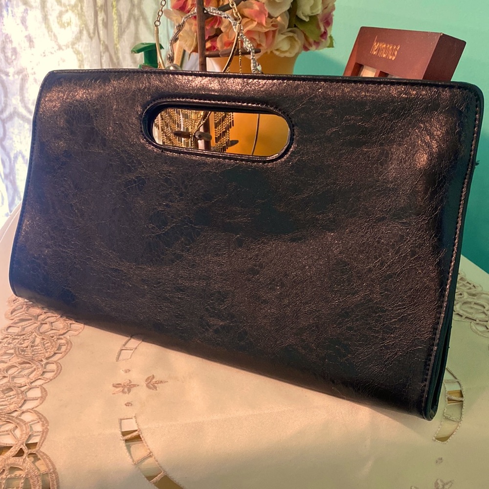 BLACK elegant faux leather clutch